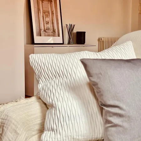 Unonoveuno Luxury ナポリ