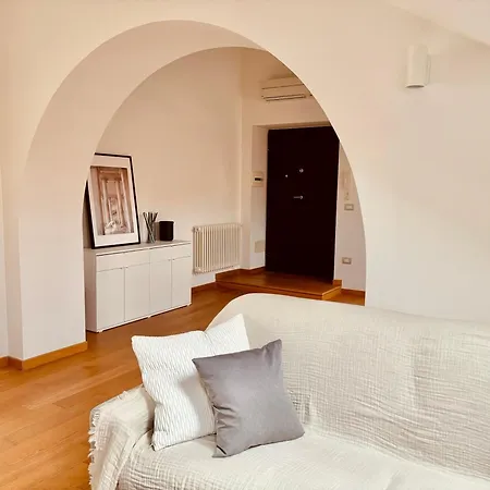 アパート Unonoveuno Luxury ナポリ